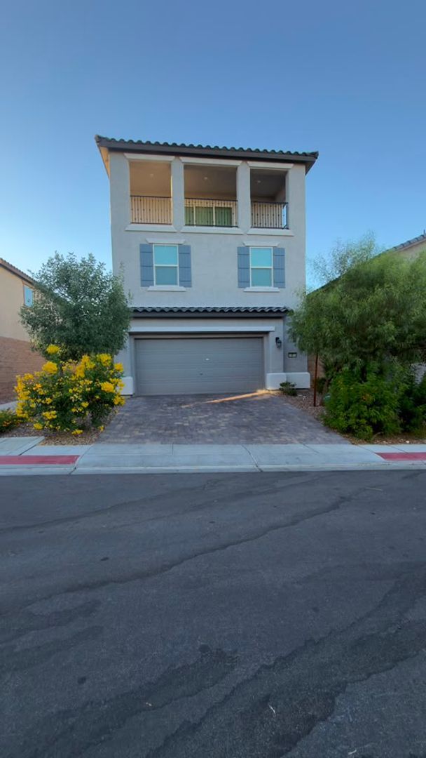 Building Photo - 10610 Sariah Skye Ave