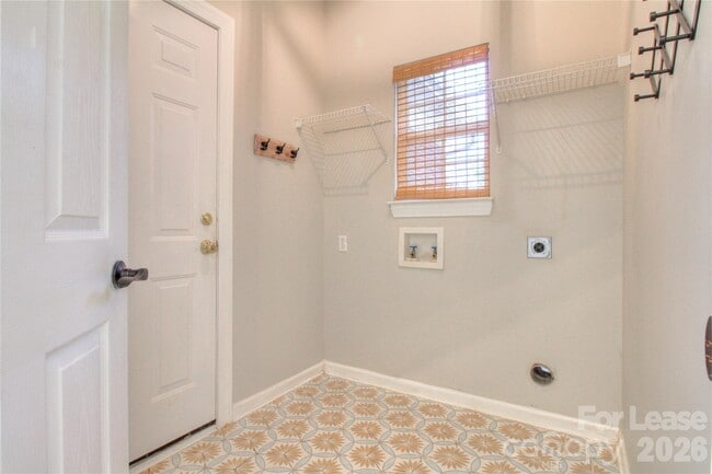 Building Photo - 8414 Bampton Dr