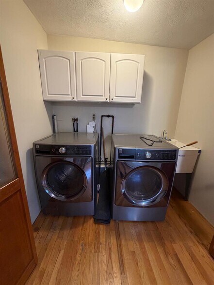 Building Photo - 33 Lafayette St