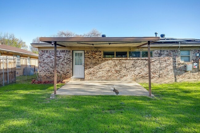 Building Photo - Great 4 Bed, 2 Bath Rental Available for New Tenants- 76134