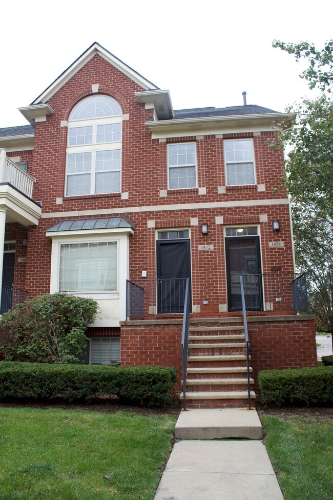 Front Steps - 1478 Ashford Ct