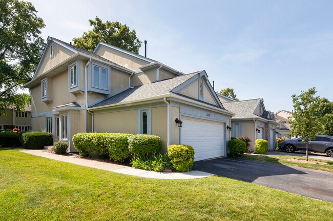 Building Photo - 329 Redwing Dr