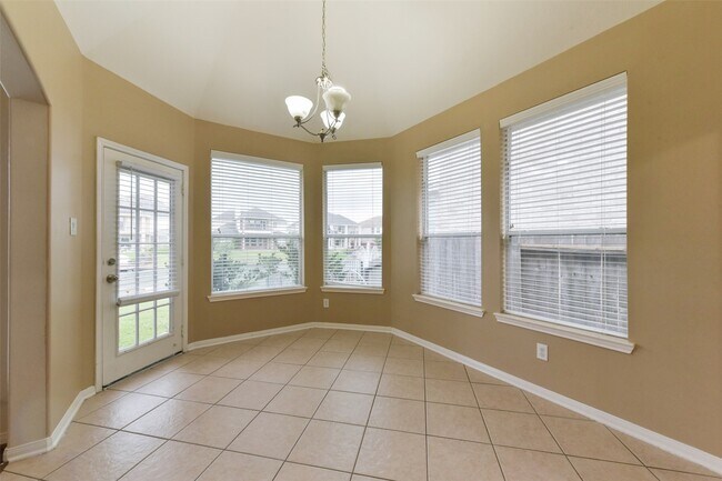 Building Photo - 18111 Blues Point Dr