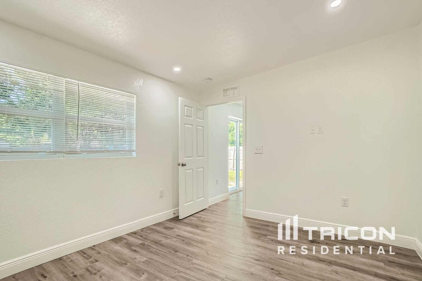 Building Photo - 2625 Nova Dr