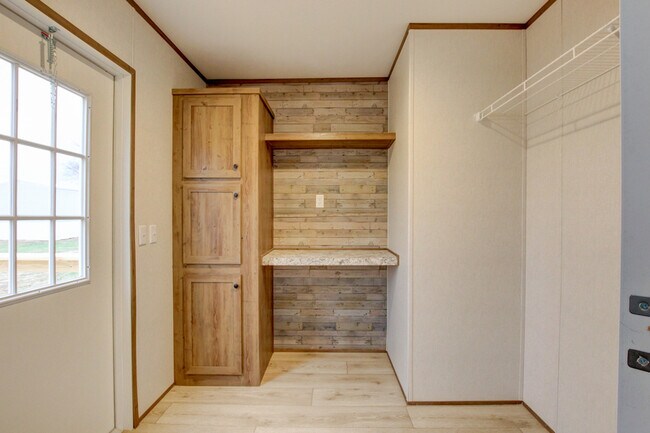 Building Photo - 295 Seays Rd