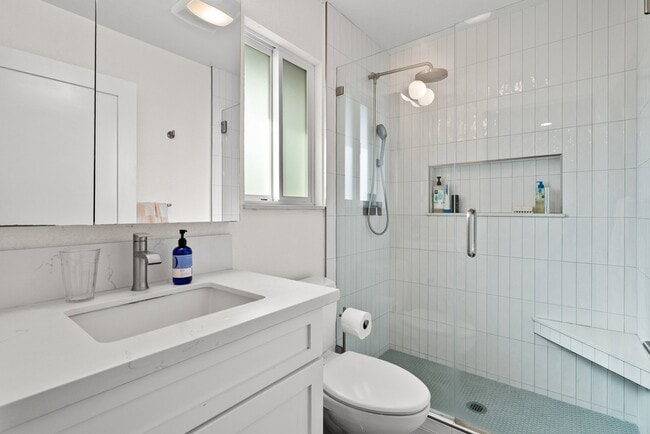 Building Photo - 3850 Bramble Ln