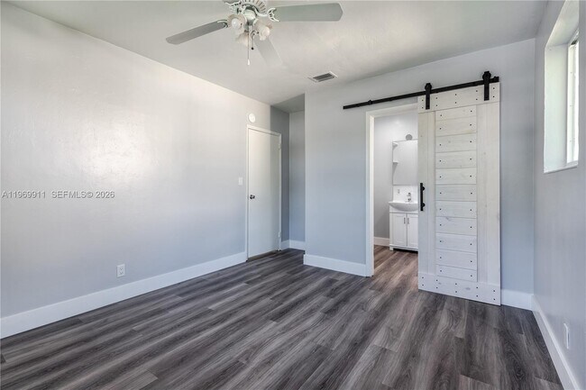 Building Photo - 326 SE 3rd Terrace