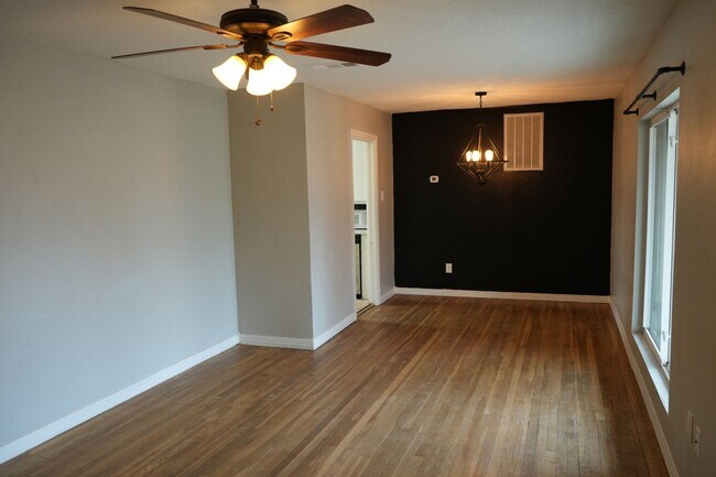 Building Photo - 3813 33rd St