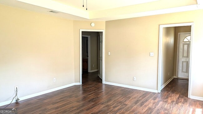 Building Photo - 210 Strawbridge Ln