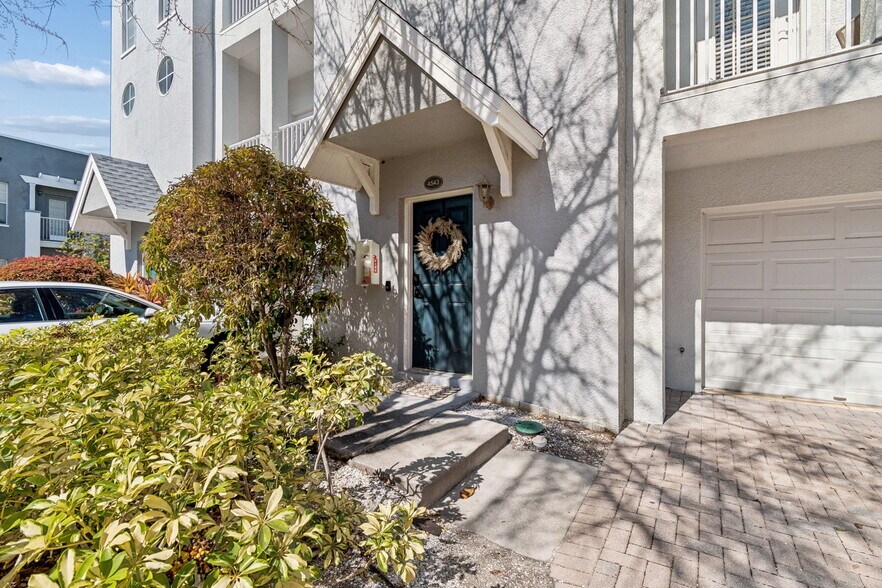 Entrance - 4543 Bay Spring Ct