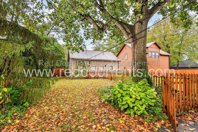 Building Photo - 1332A N College Ave