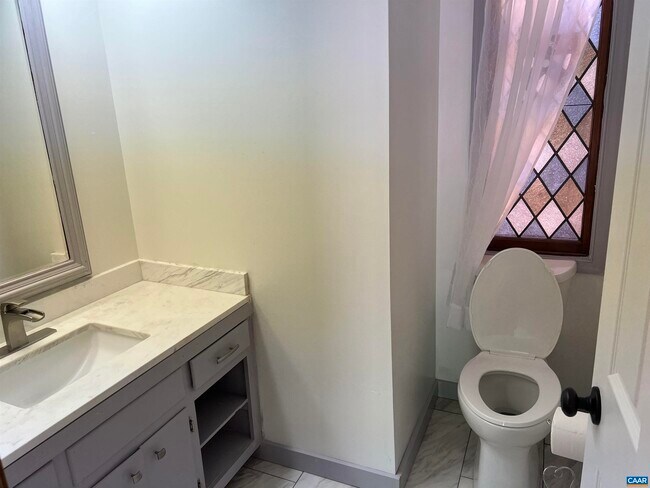 Building Photo - 14150 James River Rd