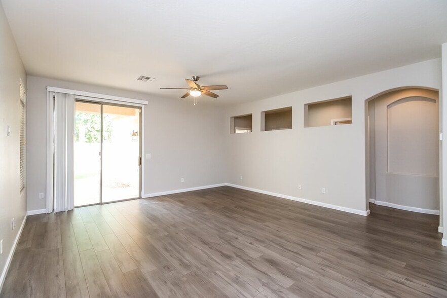 Building Photo - 1990 E Browning Pl