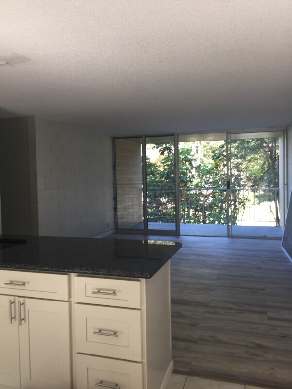 Building Photo - 95-273-273 Waikalani Dr