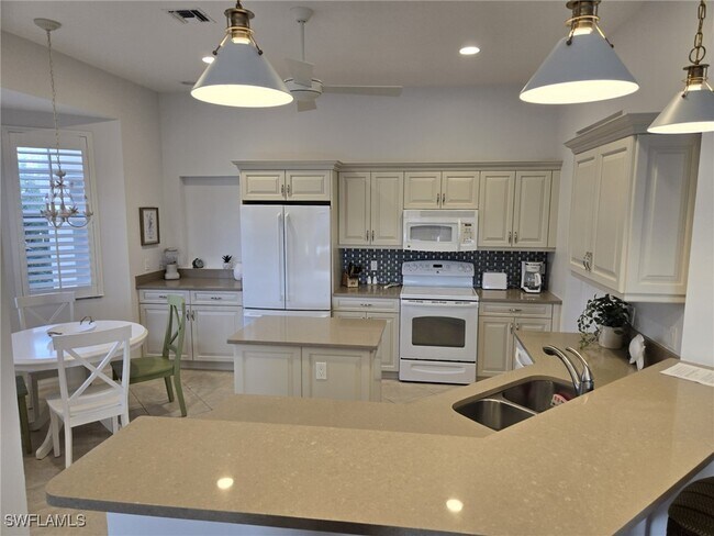 Building Photo - 5095 Yacht Harbor Dr