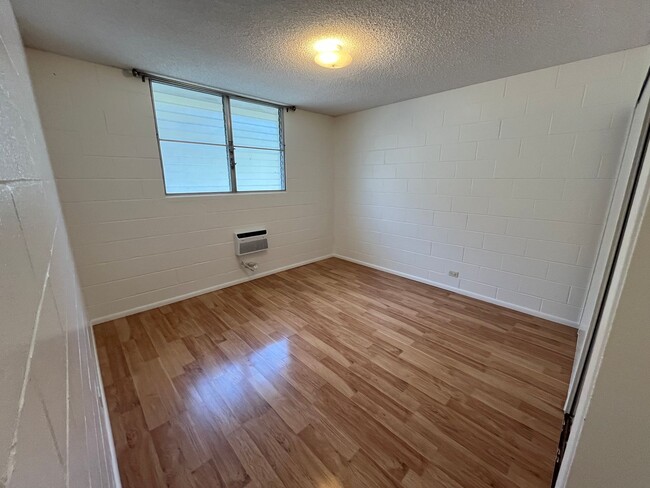 Building Photo - Salt Lake (Honolulu) Ilima West - 2 bedroo...