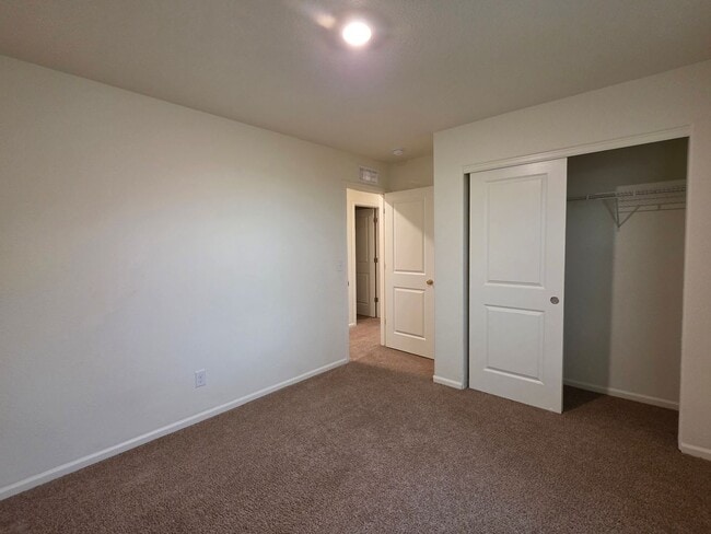 Building Photo - MASSIVE 5 Bedroom Home In Bennett!
