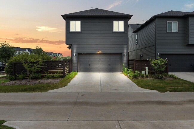 Building Photo - 15159 Parkland Canyon Dr