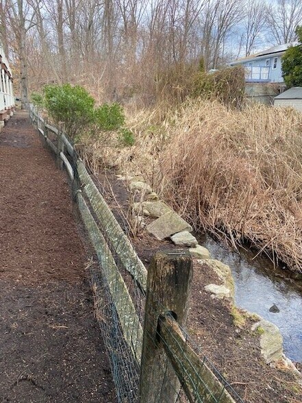 Building Photo - 20 Janet Cir