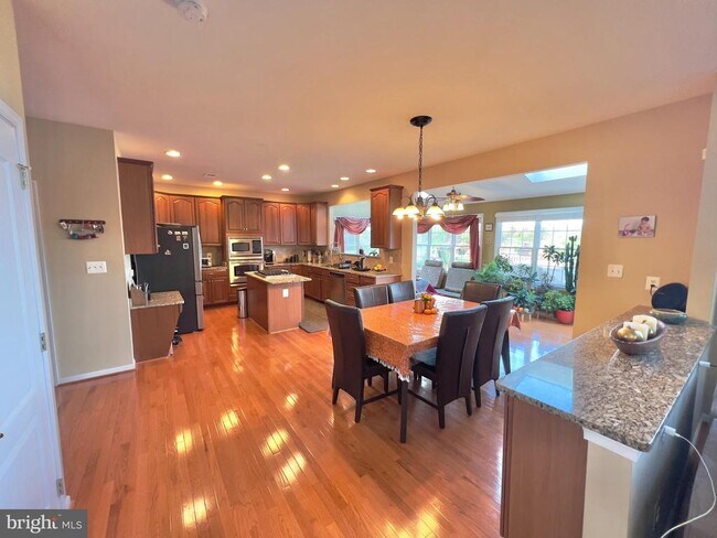 Building Photo - 42650 Nations St