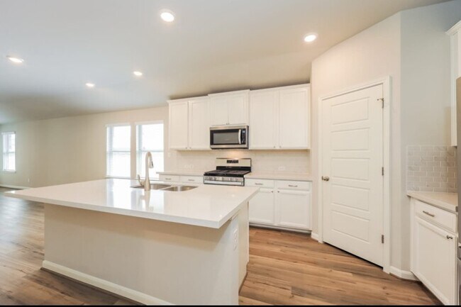 Building Photo - 13134 Braxon Pass
