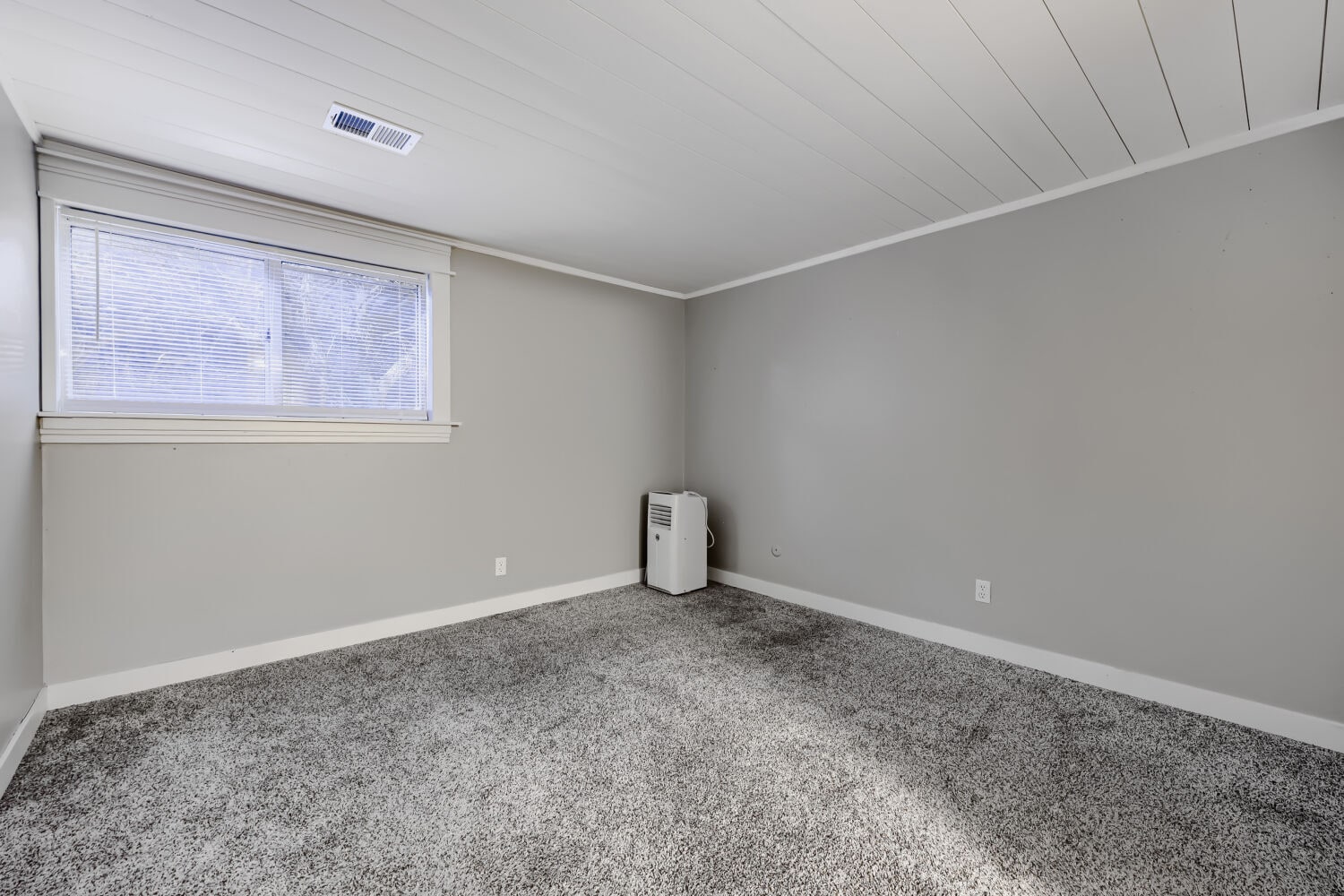 Building Photo - 1606 Cottonwood Dr