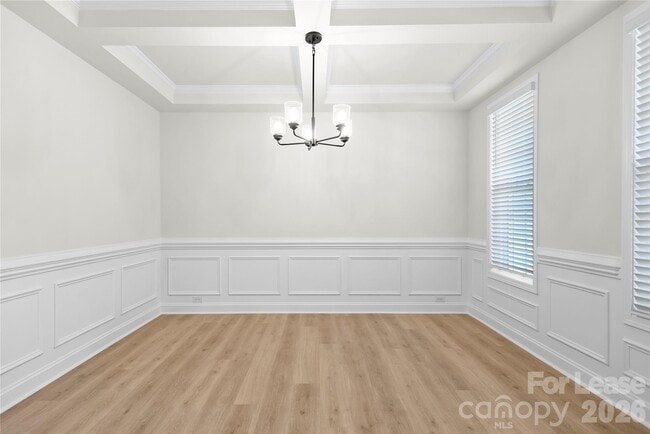 Building Photo - 7185 Sylvan Retreat Dr