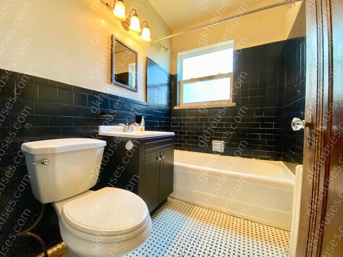 Building Photo - 19 S Emerson St