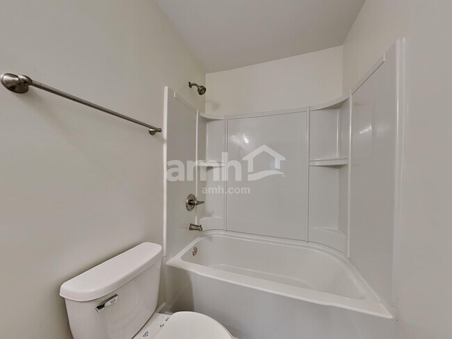 Building Photo - 306 Stable View Loop