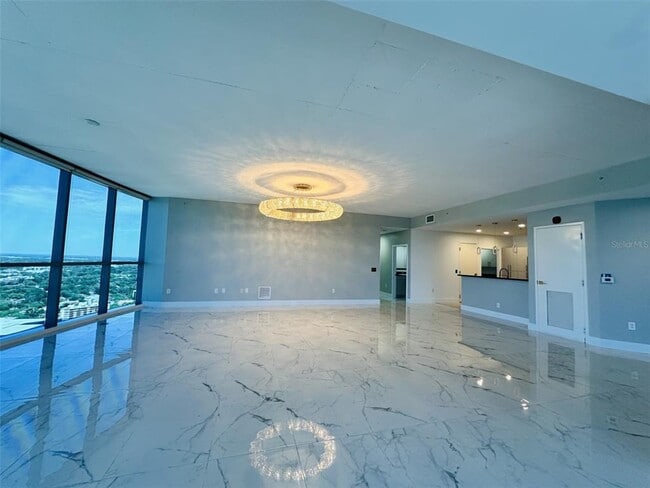 Building Photo - 111 E Washington St