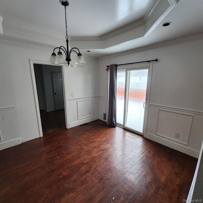 Building Photo - 8 Orchard Lake Dr