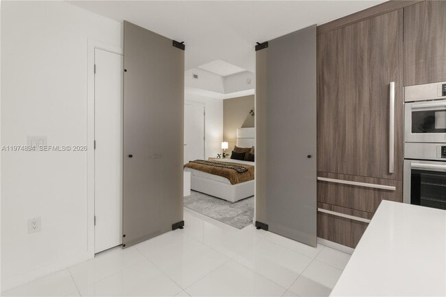 Building Photo - 851 NE 1st Ave