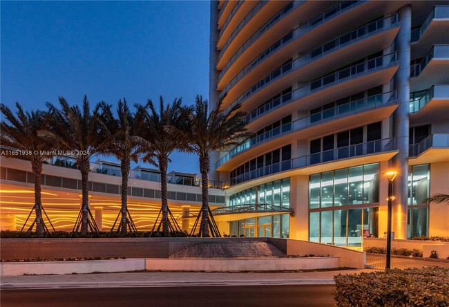 Building Photo - 701 S Fort Lauderdale Beach Blvd