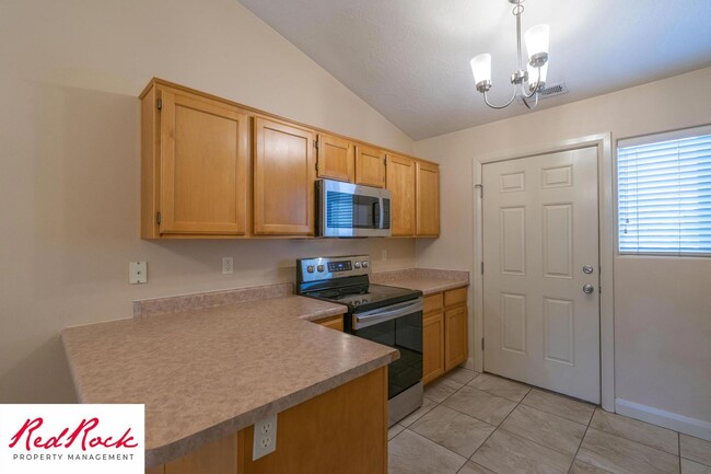 Building Photo - Pet Friendly 2 Bedroom 2 Bathroom Condo.