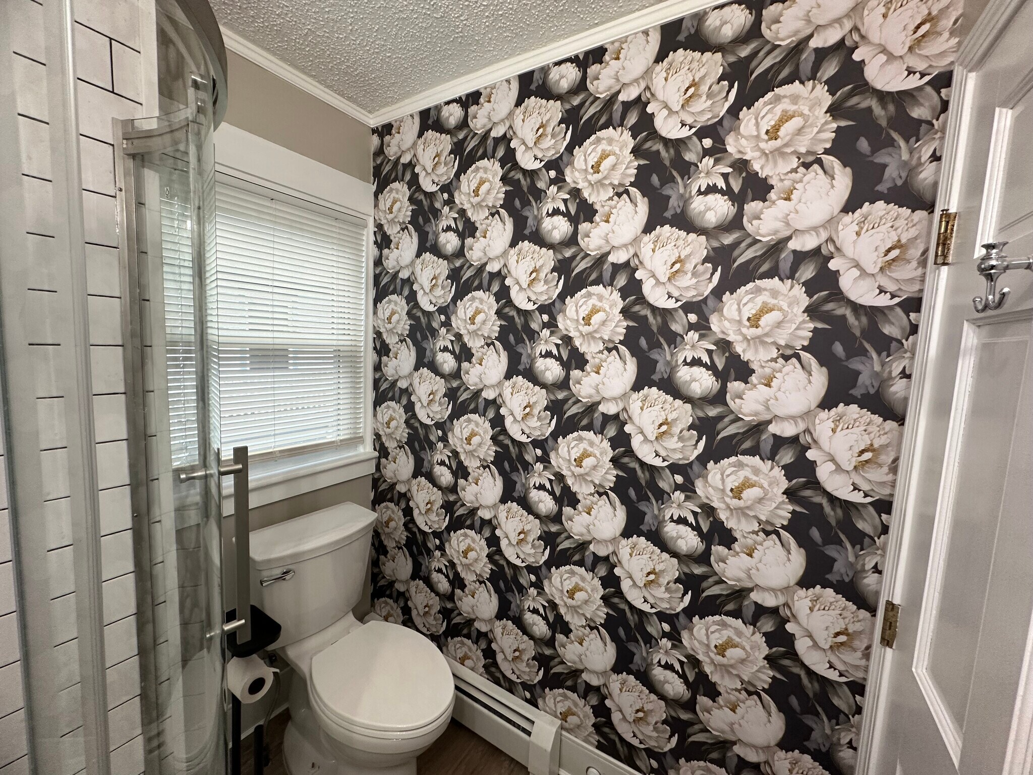 Building Photo - 17 Central St