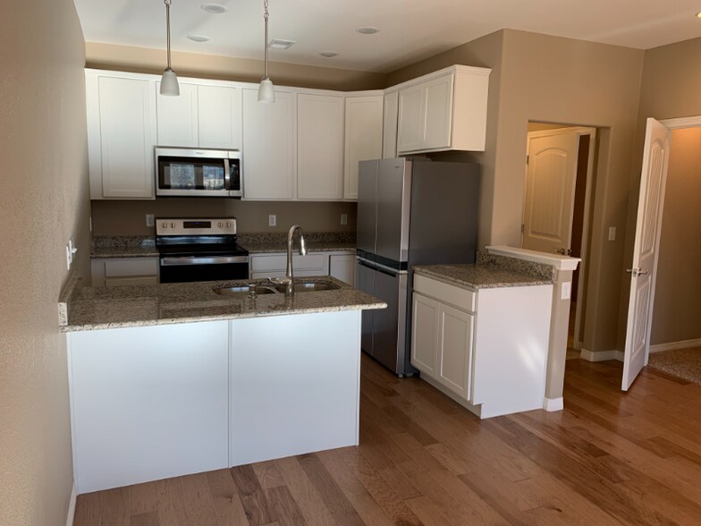 Building Photo - 3021 Upland Dr