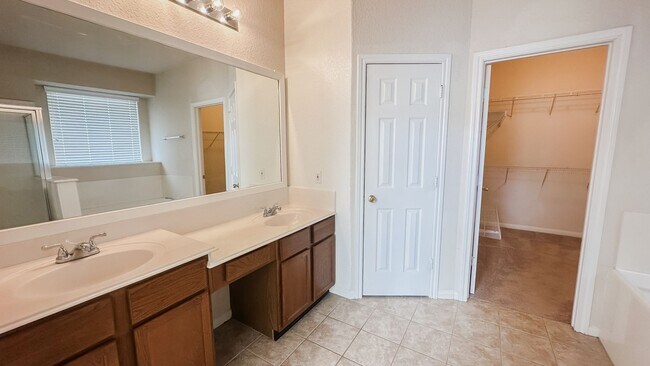 Building Photo - Spacious Two-Story Home Near Lake Conroe w...