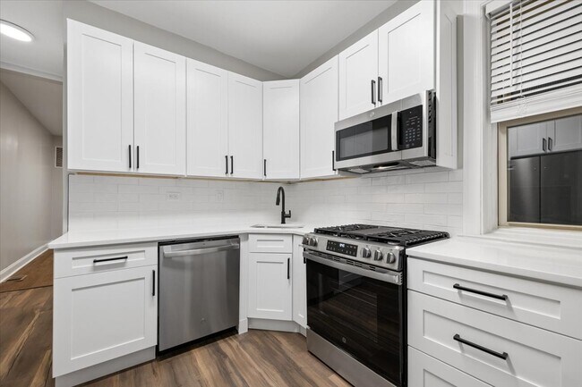 Building Photo - 2405 W McLean Ave