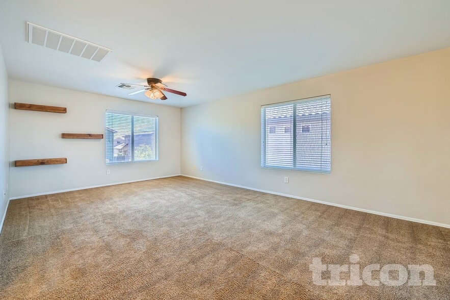 Building Photo - 1351 E Stirrup Ln