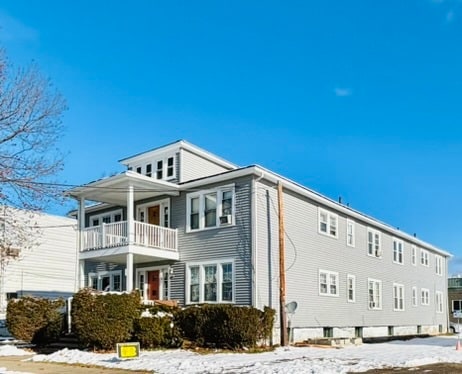 Building Photo - 13 Catlin Ave