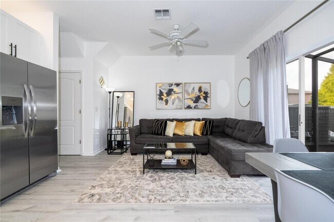 Building Photo - 2433 Caravelle Cir