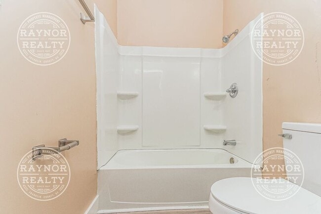 Building Photo - 641 Kenwood Ave