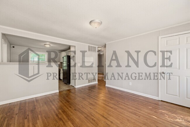 Building Photo - 1126 Silverdale Ct