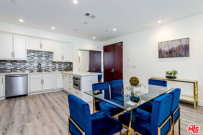 Building Photo - 1249 S Holt Ave