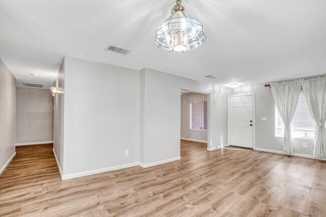 Building Photo - HENDERSON, GATED COMMUNITY, IMMACULATE ONE...