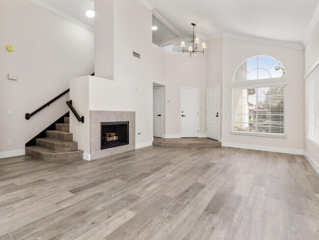 Building Photo - Rancho Del Oro Home