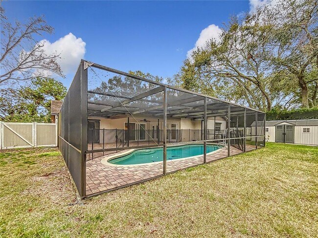 Building Photo - 3005 Enisglen Dr