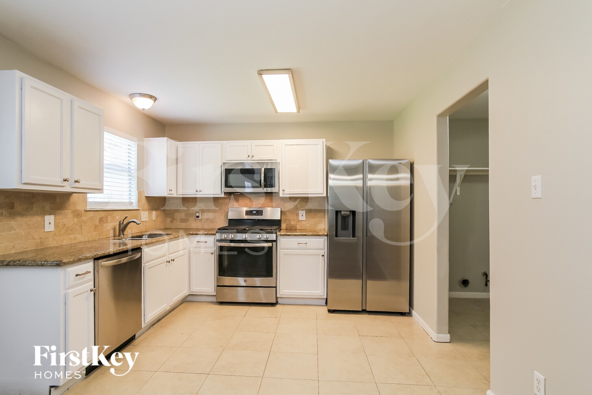 Building Photo - 1910 Emerald Pathway Dr