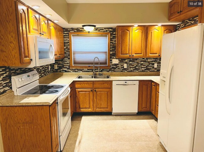 Building Photo - 523 S Washington St