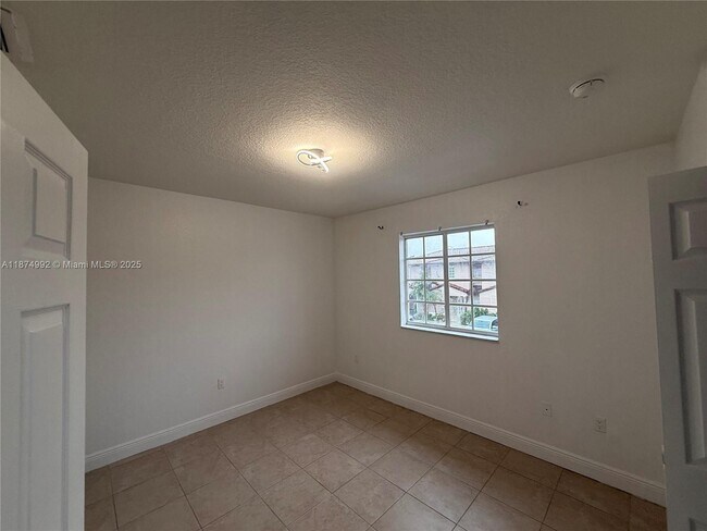 Building Photo - 13717 SW 171st Ln